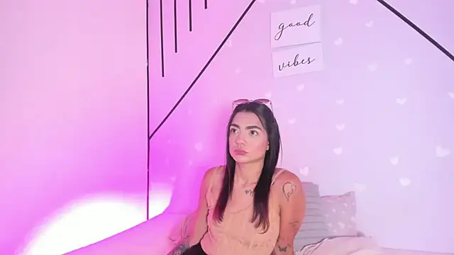 MiahCornell  online show from March 19, 7:36 pm