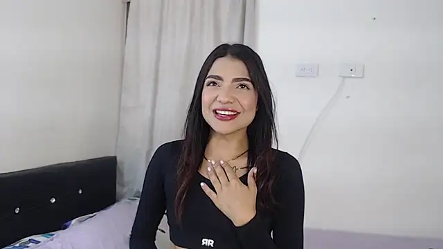 MiahCornell  online show from April 21, 6:47 pm