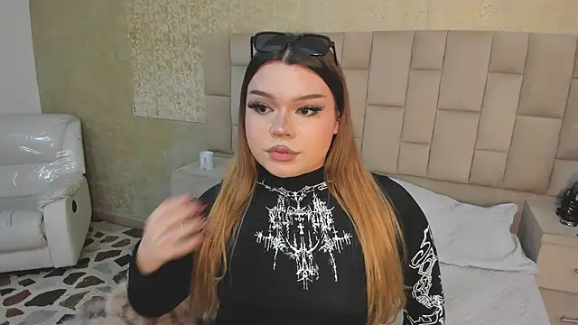 Maxxxine1 online show from November 12, 11:41 pm