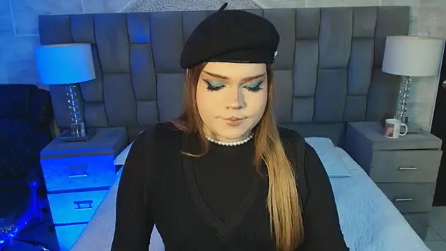 Maxxxine1 online show from November 2, 9:03 am