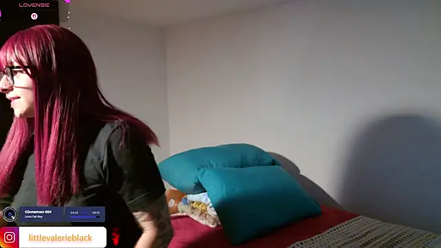 Aurora blaack online show from April 14, 1:10 am