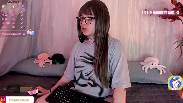 Aurora blaack online show from November 10, 6:02 pm