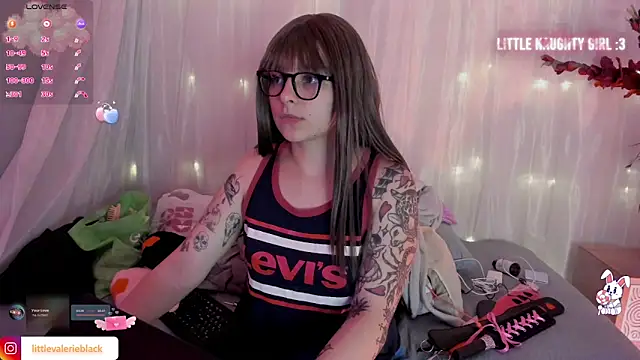 Aurora blaack online show from October 19, 3:42 am