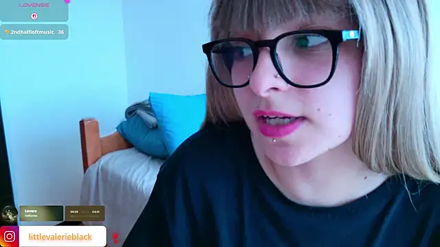 Aurora blaack online show from May 31, 10:32 pm