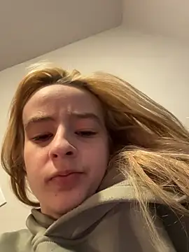 SeccySerena online show from March 13, 6:24 pm