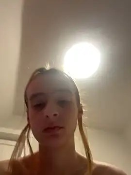 SeccySerena online show from February 4, 8:48 pm