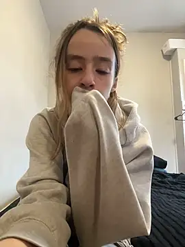 SeccySerena online show from January 11, 8:05 pm