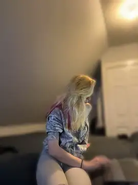 SeccySerena online show from April 13, 5:28 pm