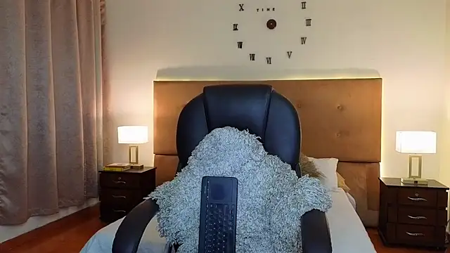 Steven Velez online show from April 18, 2:14 am