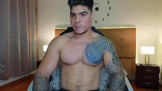 Steven Velez online show from February 19, 1:02 am