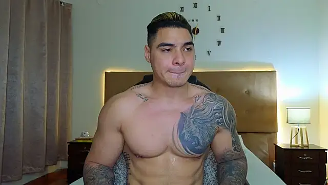 Steven Velez online show from November 8, 1:20 am