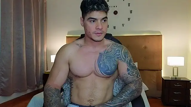 Steven Velez online show from February 12, 12:10 am