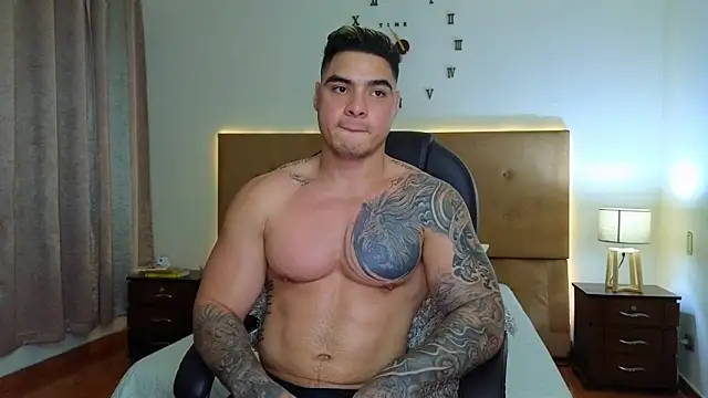 Steven Velez online show from December 4, 2:43 am