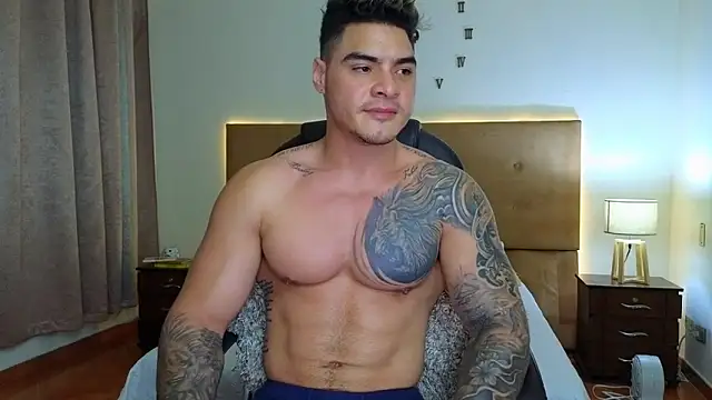 Steven Velez online show from December 18, 11:30 pm