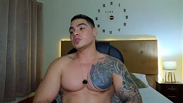 Steven Velez online show from October 26, 12:33 am