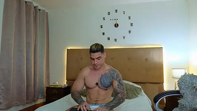 Steven Velez online show from November 18, 2:49 am