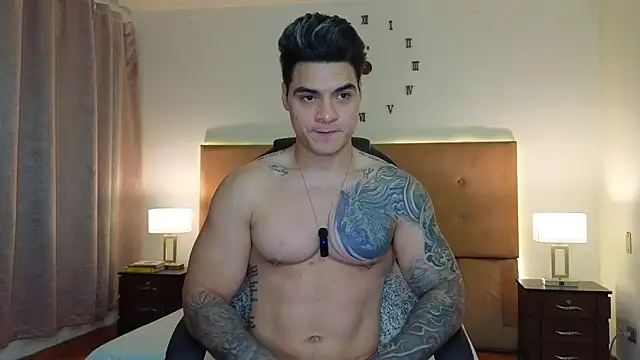 Steven Velez online show from June 11, 11:24 pm