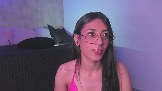 Becky G online show from November 17, 12:14 am