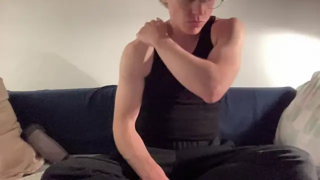 ee 000 online show from October 19, 8:55 pm