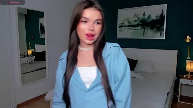 HollisHearl online show from November 6, 7:23 am