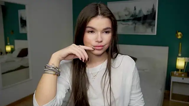 HollisHearl online show from October 8, 7:32 am