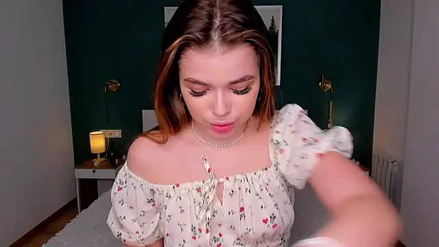 HollisHearl online show from March 8, 7:22 am