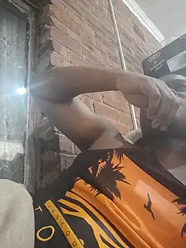 Snapshot of Moet_Chandon chatting on October 6, 6:14 am Moet Chandon online show from October 6, 6:14 am