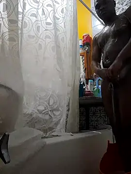 Snapshot of Moet_Chandon chatting on September 22, 11:49 am Moet Chandon online show from September 22, 11:49 am