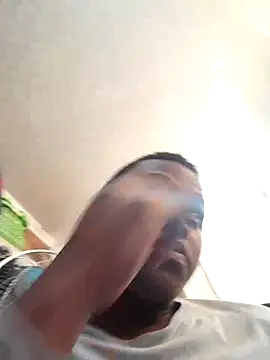 Snapshot of Moet_Chandon chatting on September 25, 2:12 pm Moet Chandon online show from September 25, 2:12 pm