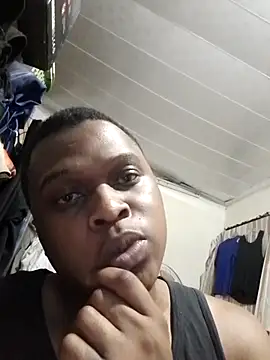 Snapshot of Moet_Chandon chatting on October 5, 4:20 pm Moet Chandon online show from October 5, 4:20 pm