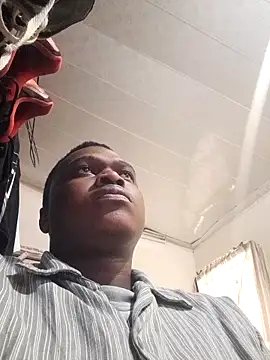 Snapshot of Moet_Chandon chatting on September 24, 1:50 pm Moet Chandon online show from September 24, 1:50 pm