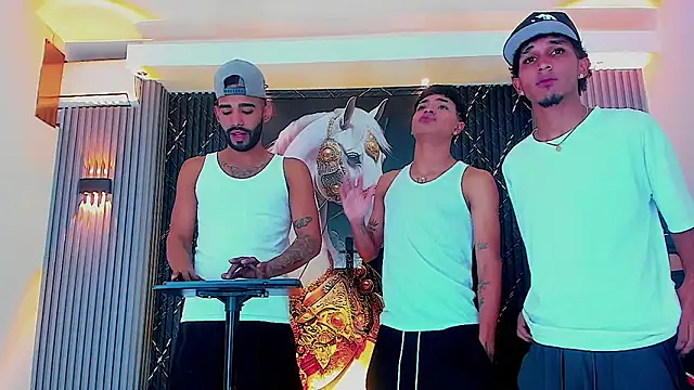 Dominic Max  online show from October 28, 4:02 am