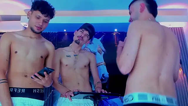 Dominic Max  online show from September 13, 4:40 pm