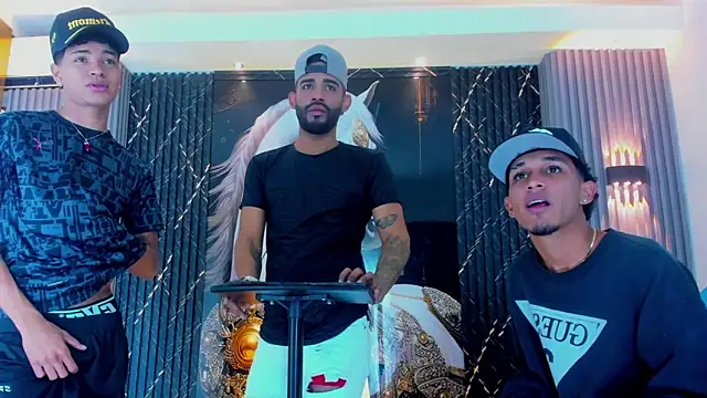 Dominic Max  online show from November 7, 5:01 am