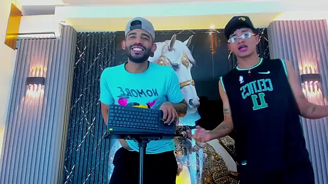 Dominic Max  online show from November 8, 4:16 am