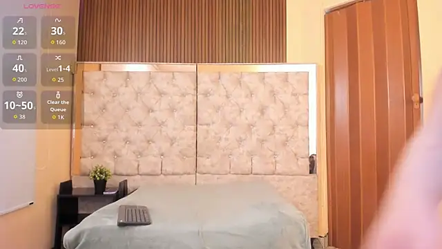 anita toro  online show from April 8, 11:33 am