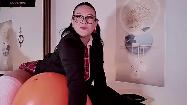 karla valk1 online show from October 18, 11:56 am