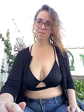 sweetsocalgirl online show from September 15, 11:27 pm