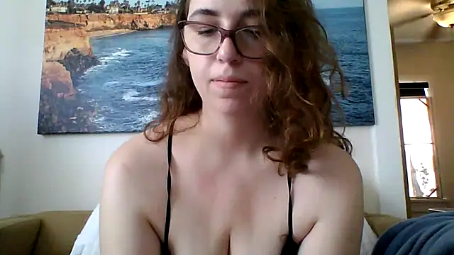 sweetsocalgirl online show from May 16, 9:58 pm