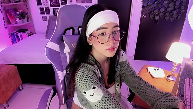 Snapshot of Liz_rogers_x chatting on November 20, 2:34 am Liz rogers x online show from November 20, 2:34 am