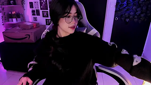 Snapshot of Liz_rogers_x chatting on December 18, 1:44 am Liz rogers x online show from December 18, 1:44 am