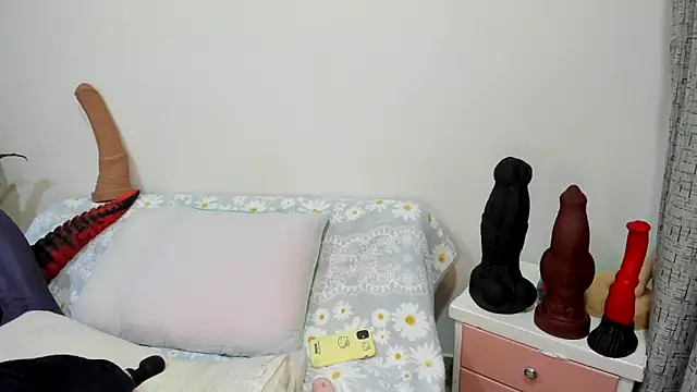 charlloteevans X online show from April 9, 1:17 pm