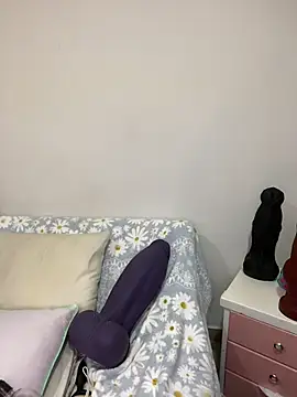 charlloteevans X online show from April 5, 7:20 pm