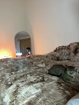 myc hot online show from March 6, 5:46 am