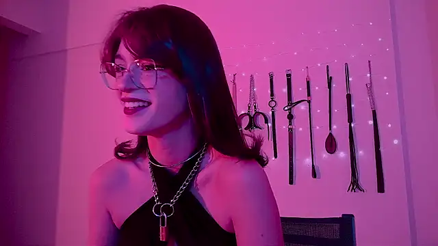 Snapshot of nina_kink chatting on June 1, 9:36 pm nina kink online show from June 1, 9:36 pm