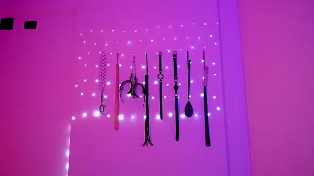 nina kink online show from April 9, 8:26 pm