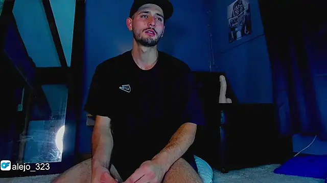 Snapshot of alejo__323__ chatting on January 17, 3:43 am alejo 323 online show from January 17, 3:43 am