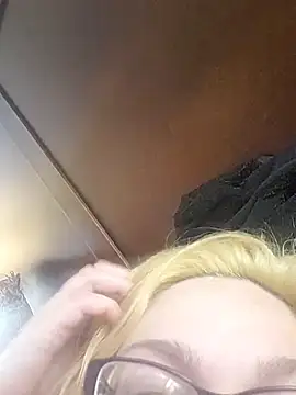 Jynxthefoxyfuck online show from November 4, 5:39 pm