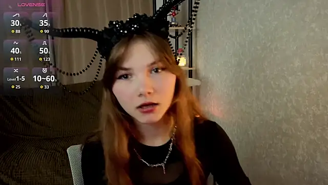 Snapshot of Nika_OMG chatting on October 31, 9:00 pm Nika OMG online show from October 31, 9:00 pm