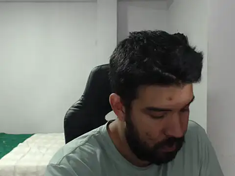 Snapshot of Axel11113 chatting on October 29, 4:11 am Axel11113 online show from October 29, 4:11 am